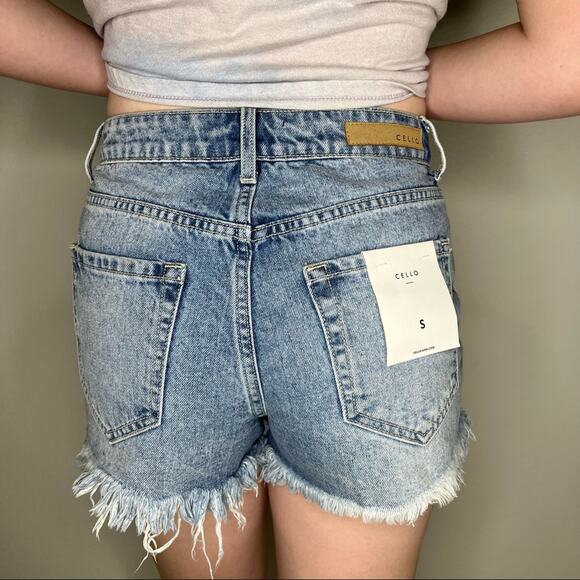 Cello Distressed Denim Shorts Size Small - Picture 2 of 10
